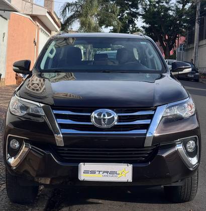 TOYOTA HILUX SW4 2.7 SR 4X2 16V FLEX 4P AUTOMÁTICO TOYOTA HILUX SW4 2.7 SR 4X2 16V FLEX 4P AUTOMÁTICO